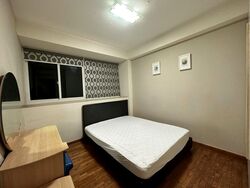 The Esparis (D18), Condominium #577093801